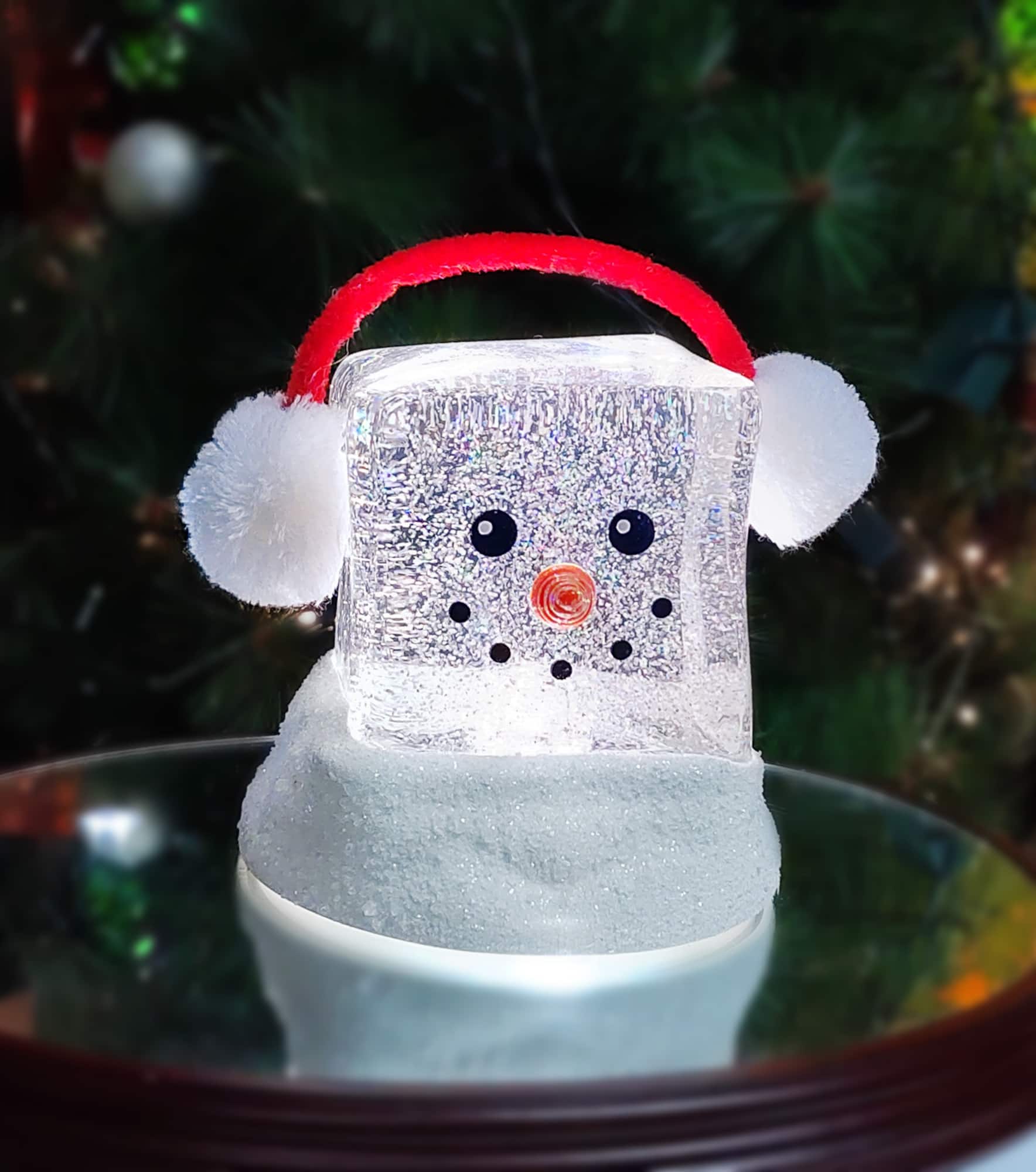 Moments in Time 6.9" Acrylic Ice Cube Snowman Décor